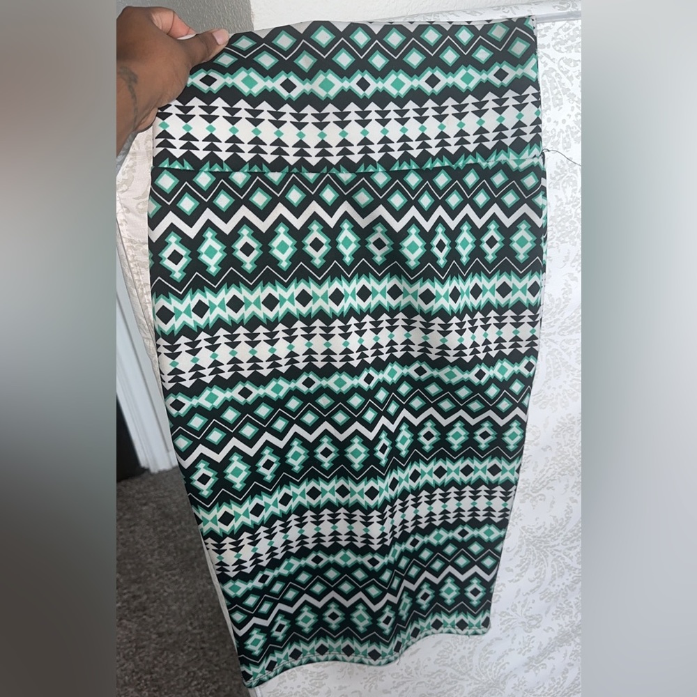 Small Silhouette nyc Pattern Skirt
